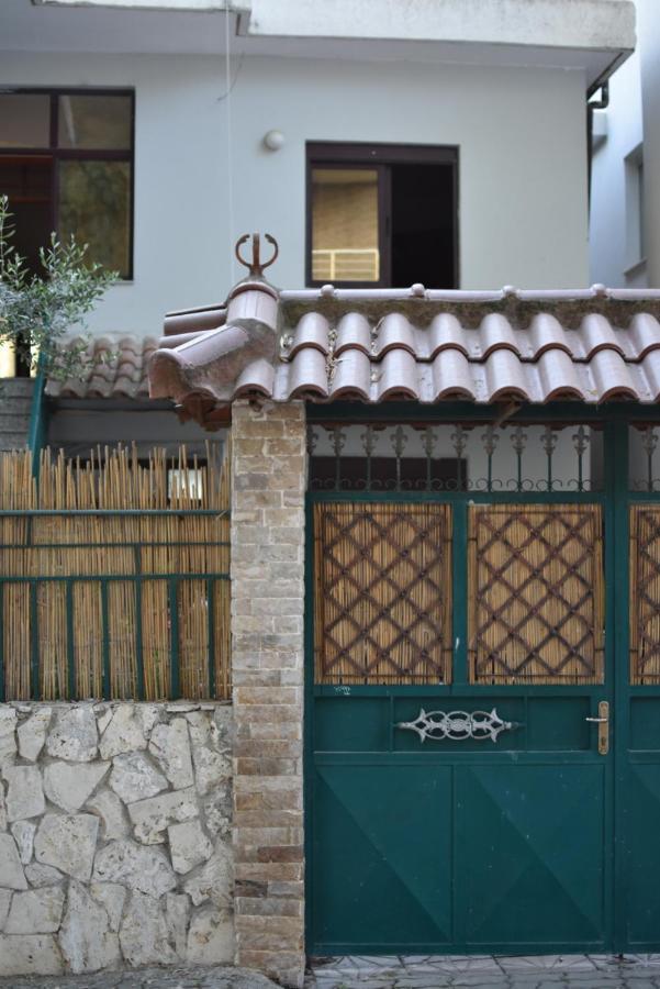 Private Apartment At Guest House Hektor & Aferdita Vlore Exterior photo